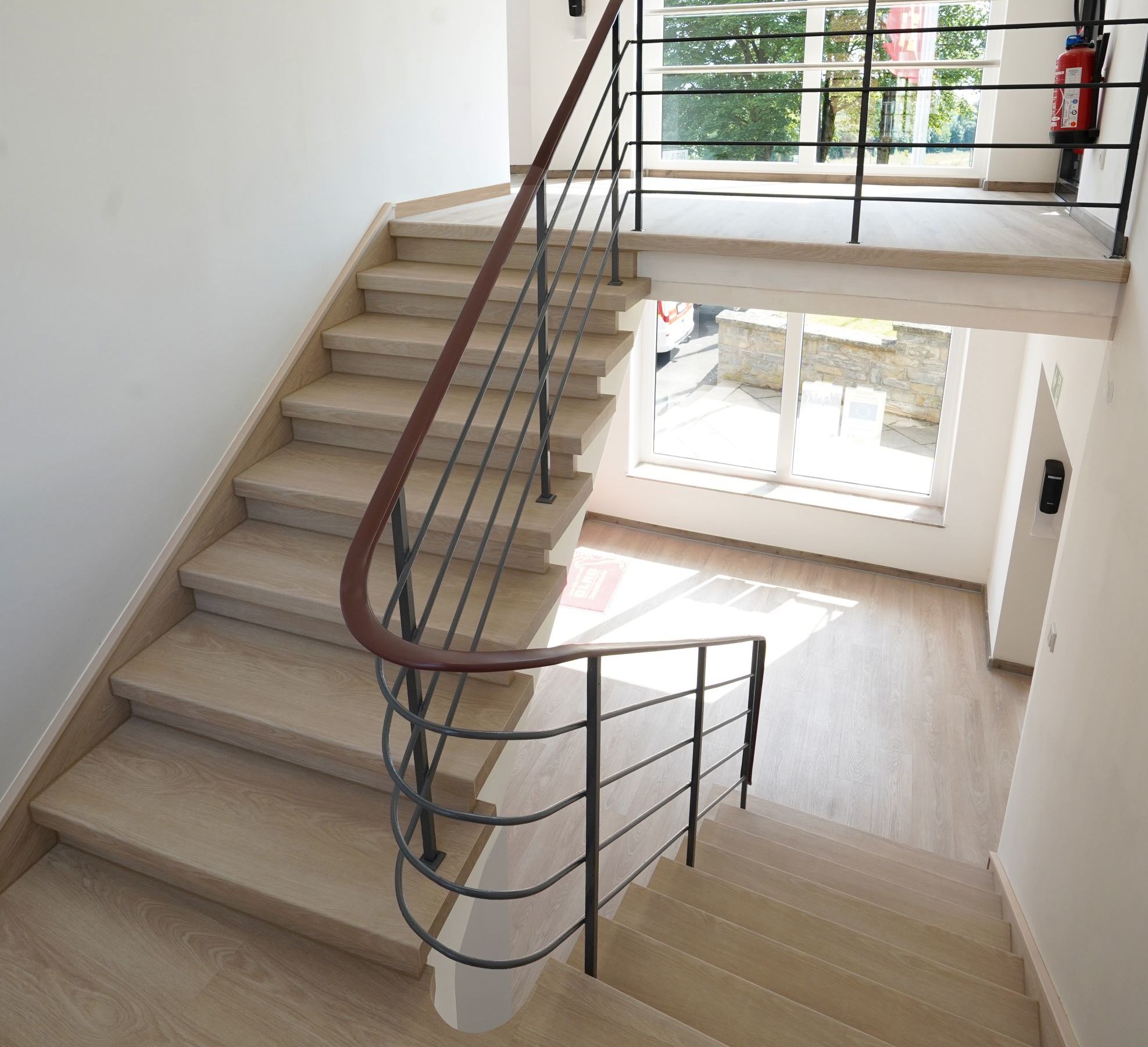 Rénovation d'un escalier par le revêtement des marches-Treppenmeister